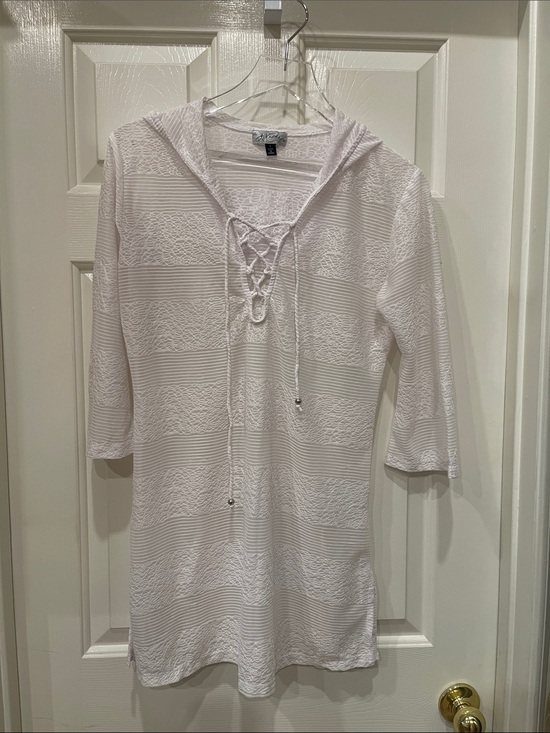J Valdi Other - White Lace-Detail Hooded Swim Cover-Up 1/4 Sleeve 30” L S:S